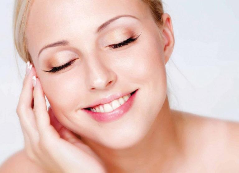 Pretty Girls Face Wave Blog Banner