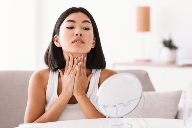 How To Tighten The Skin Under Your Chin Wave