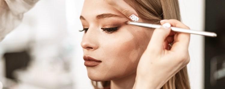 What is a Double Eyelid? eye shadow on the eyelids 1